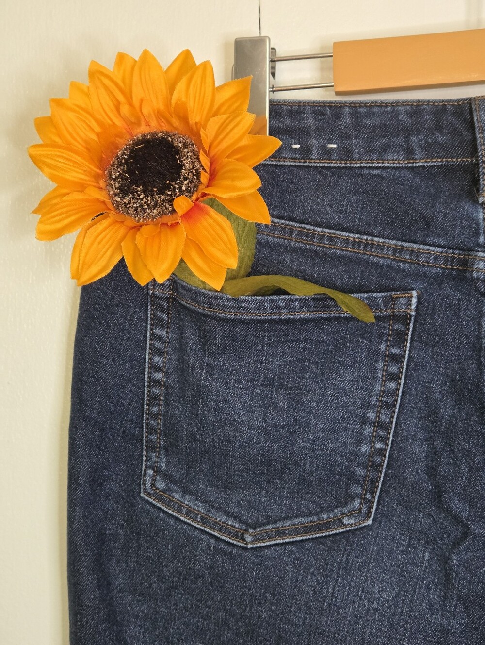 Reitmans Women's Size 33P Classic Fit Straight Leg Dark Blue Jeans